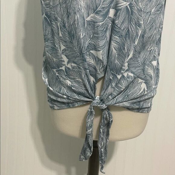 Final Touch Feather Print Tie Front Top T-Shirt Short Sleeves‎ Blue White Small - Picture 3 of 11